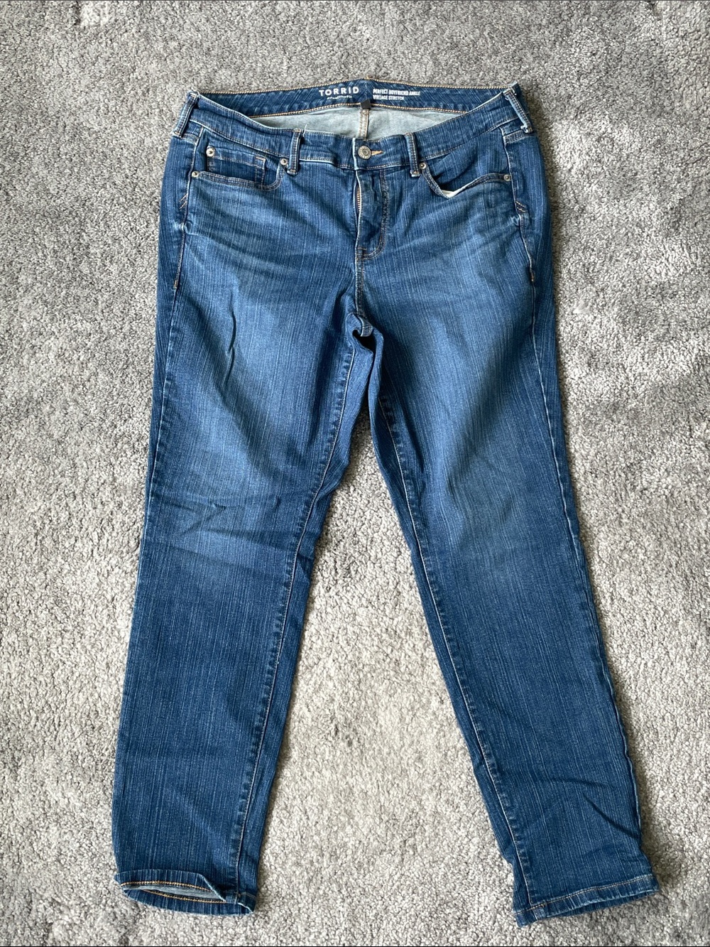 EC Torrid Perfect Boyfriend Ankle Medium Wash Jeans - Size 12S